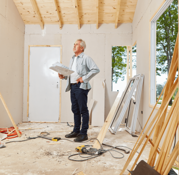 Image illustrant un homme évaluant les travaux à réaliser